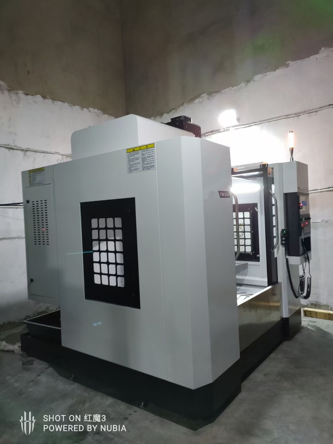  3 Axis CNC Vertical Machining Center VMC855