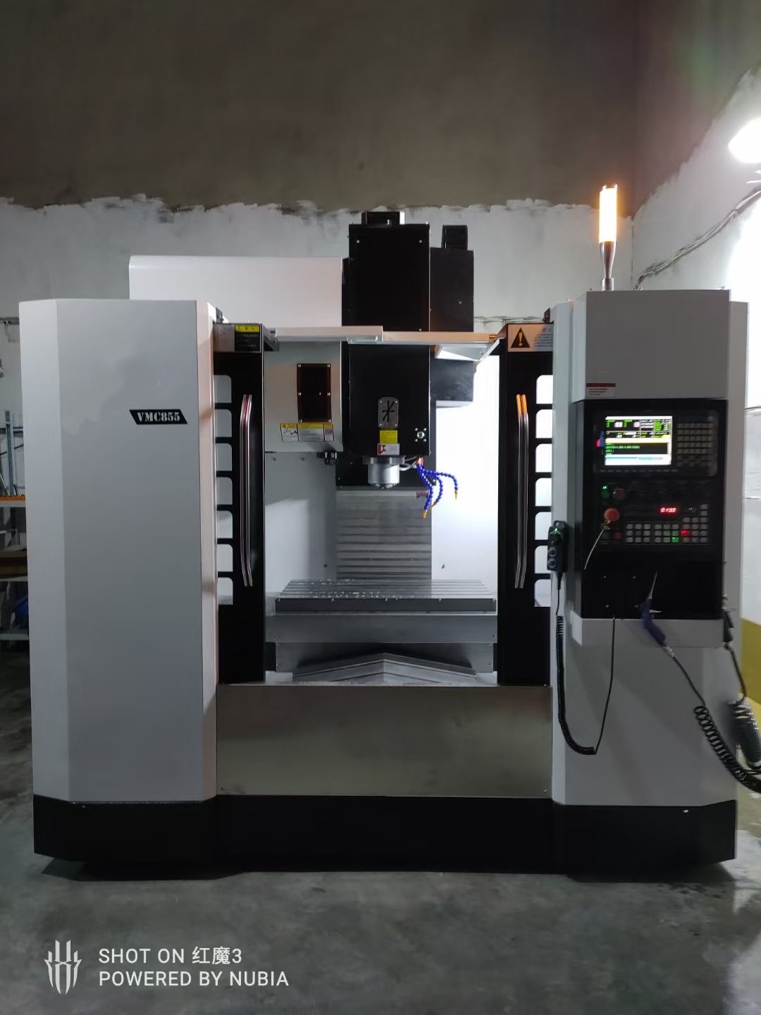  3 Axis CNC Vertical Machining Center VMC855
